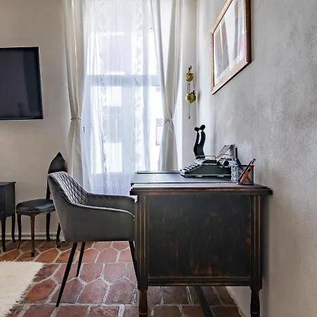 Lejlighed Comfort And History: Traditional House