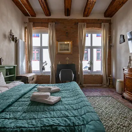 Comfort And History: Traditional House Lejlighed