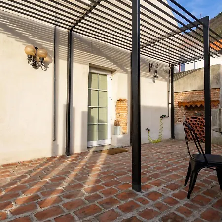 Comfort And History: Traditional House Lejlighed *