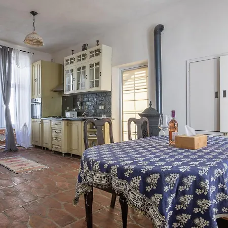 Comfort And History: Traditional House Braşov