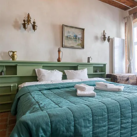 Comfort And History: Traditional House Lejlighed Braşov